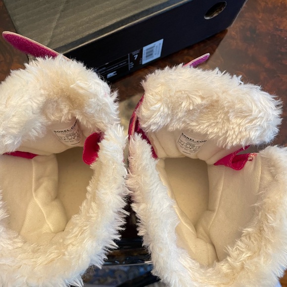 Girls Sorel boots. - Picture 4 of 4